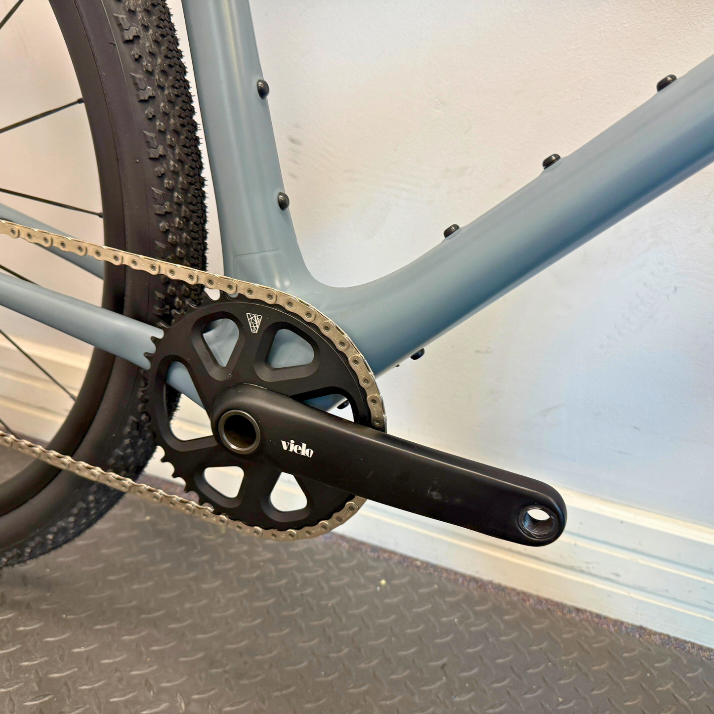 Vielo V+1 XL Blue Stone with Sram Rival XPLR and DT Swiss GR1600 wheels