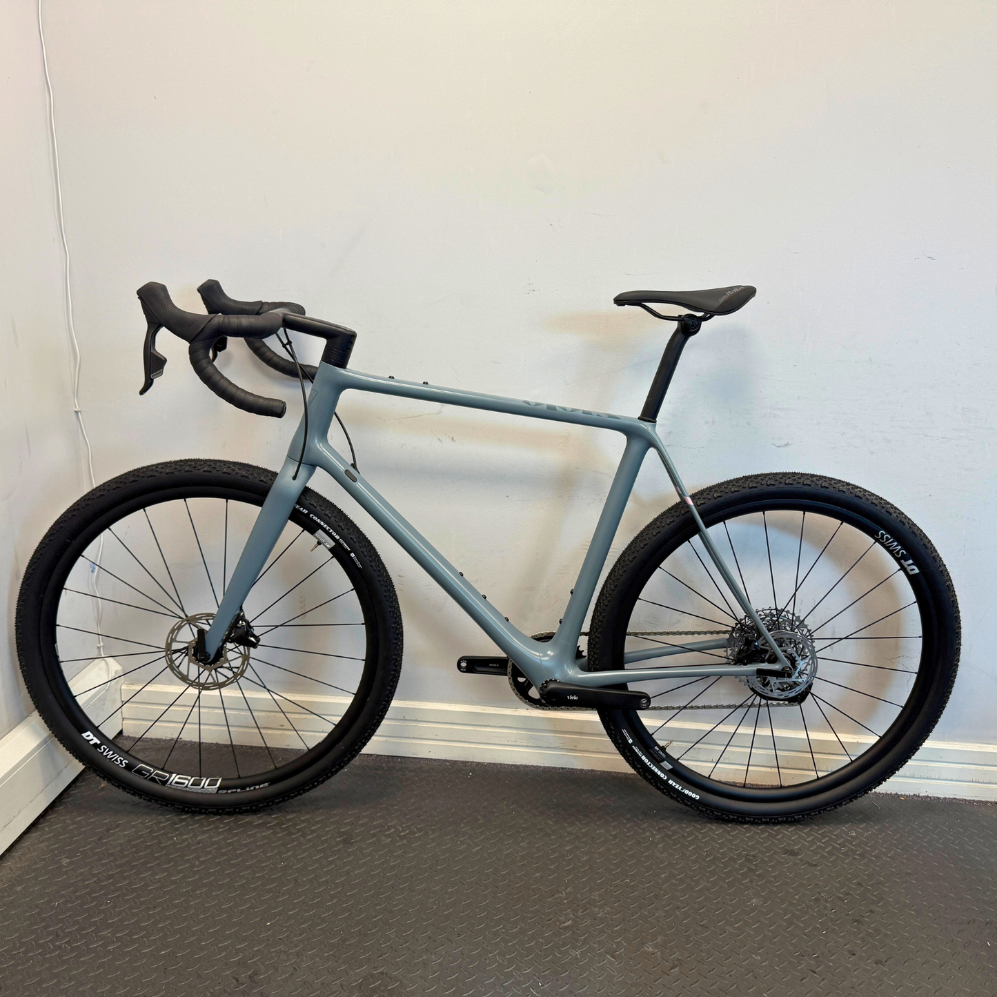 Vielo V+1 XL Blue Stone with Sram Rival XPLR and DT Swiss GR1600 wheels