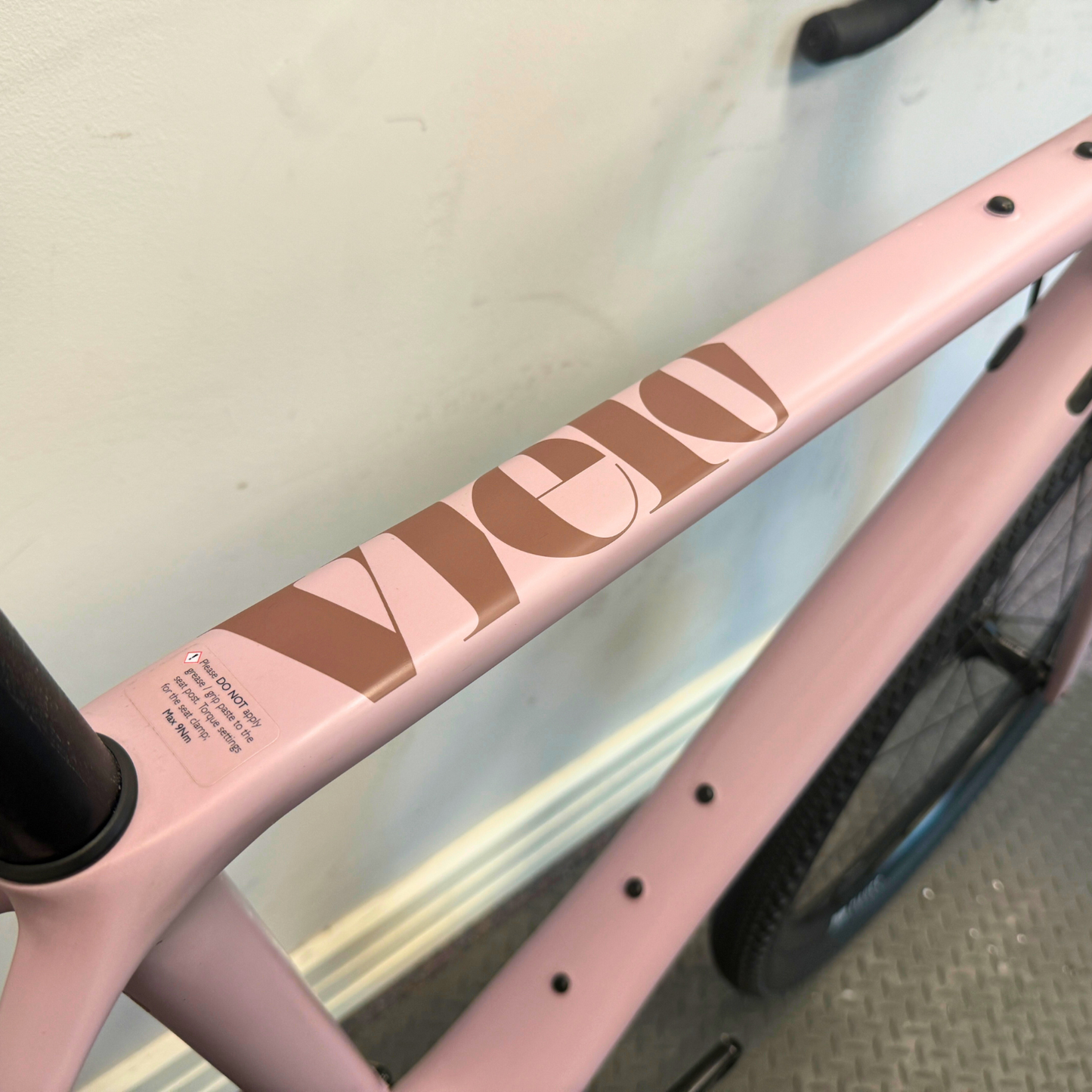 Vielo V+1 Medium Rock Salt with Sram Rival XPLR, Power Meter and DT Swiss G1800 wheels