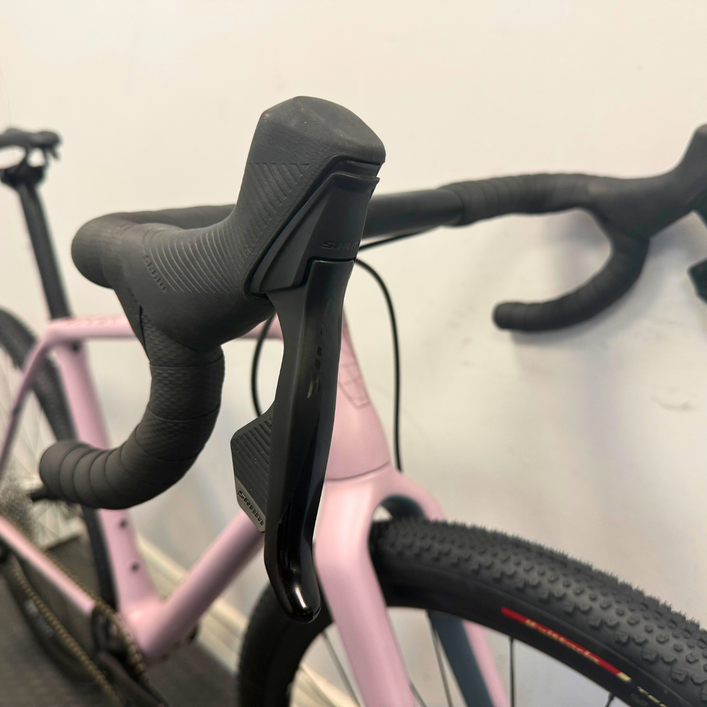 Vielo V+1 Medium Rock Salt with Sram Rival XPLR, Power Meter and DT Swiss G1800 wheels