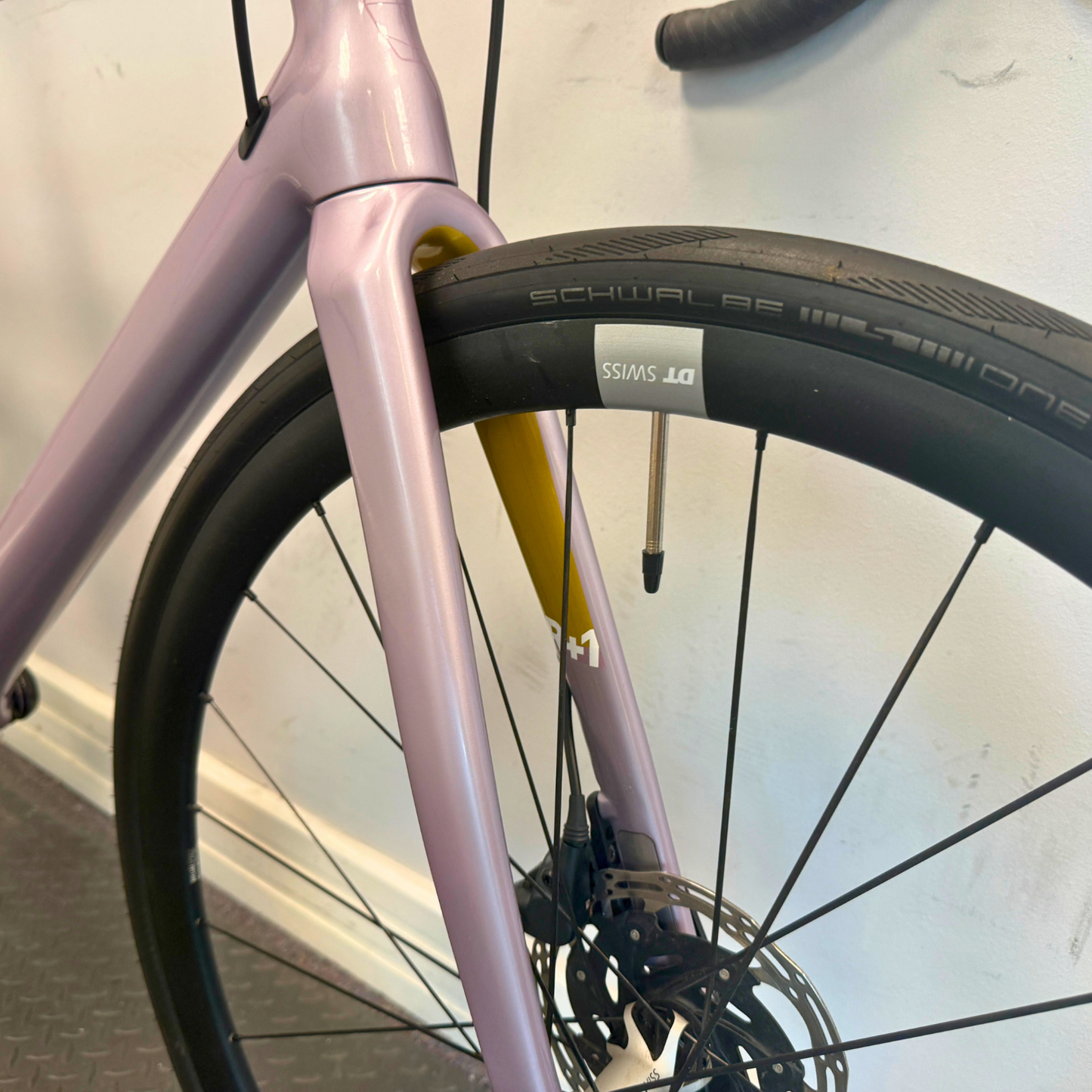 Vielo R+1 Medium Lilac Sram Force D1 AXS with DT Swiss ER1600 wheels