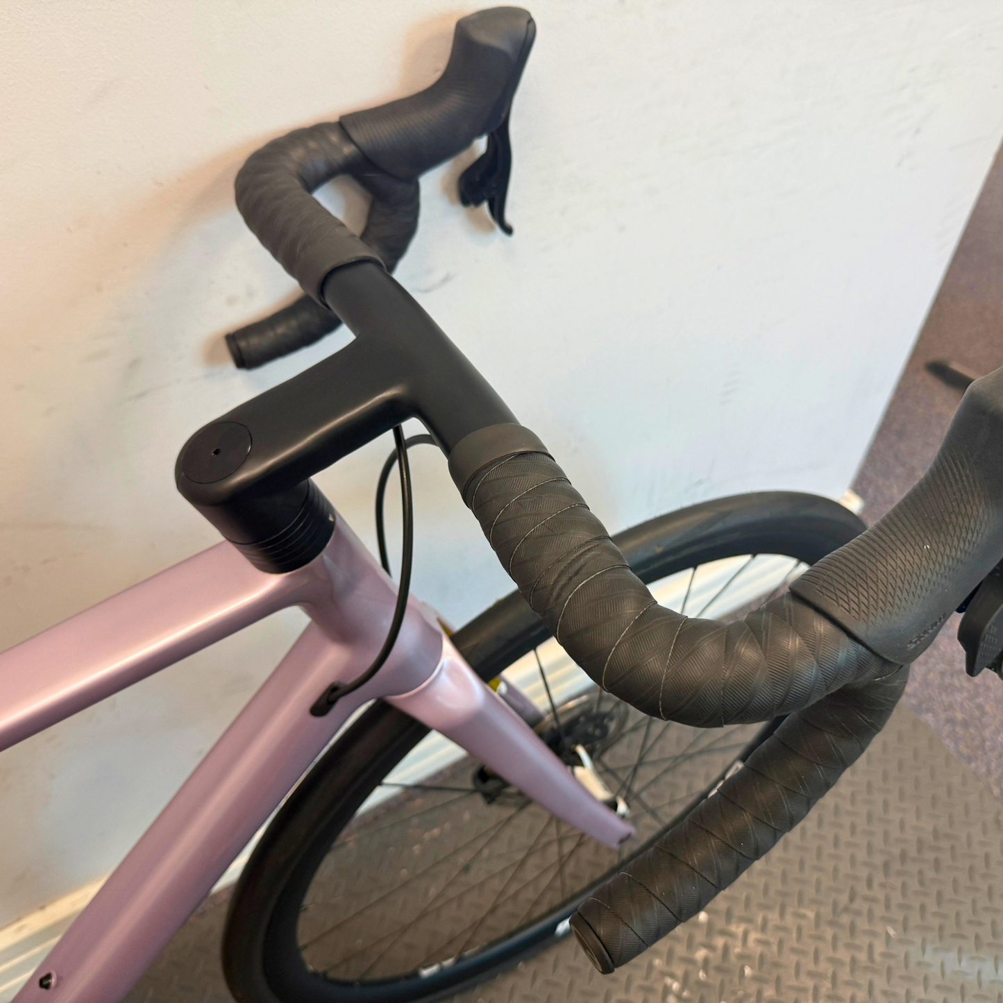 Vielo R+1 Medium Lilac Sram Force D1 AXS with DT Swiss ER1600 wheels