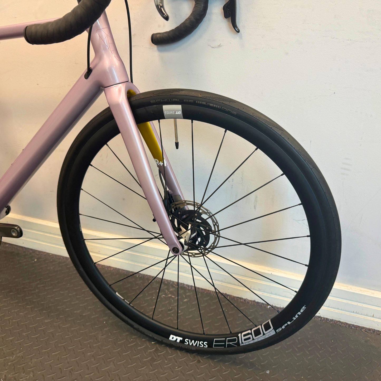 Vielo R+1 Medium Lilac Sram Force D1 AXS with DT Swiss ER1600 wheels