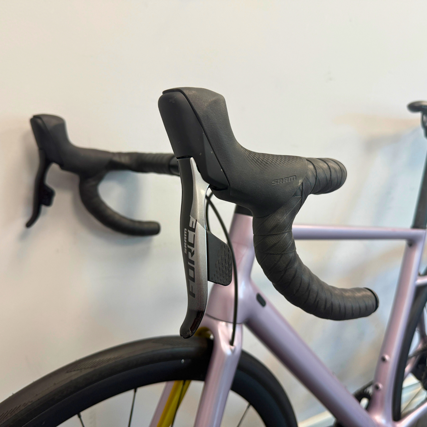 Vielo R+1 Medium Lilac Sram Force D1 AXS with DT Swiss ER1600 wheels