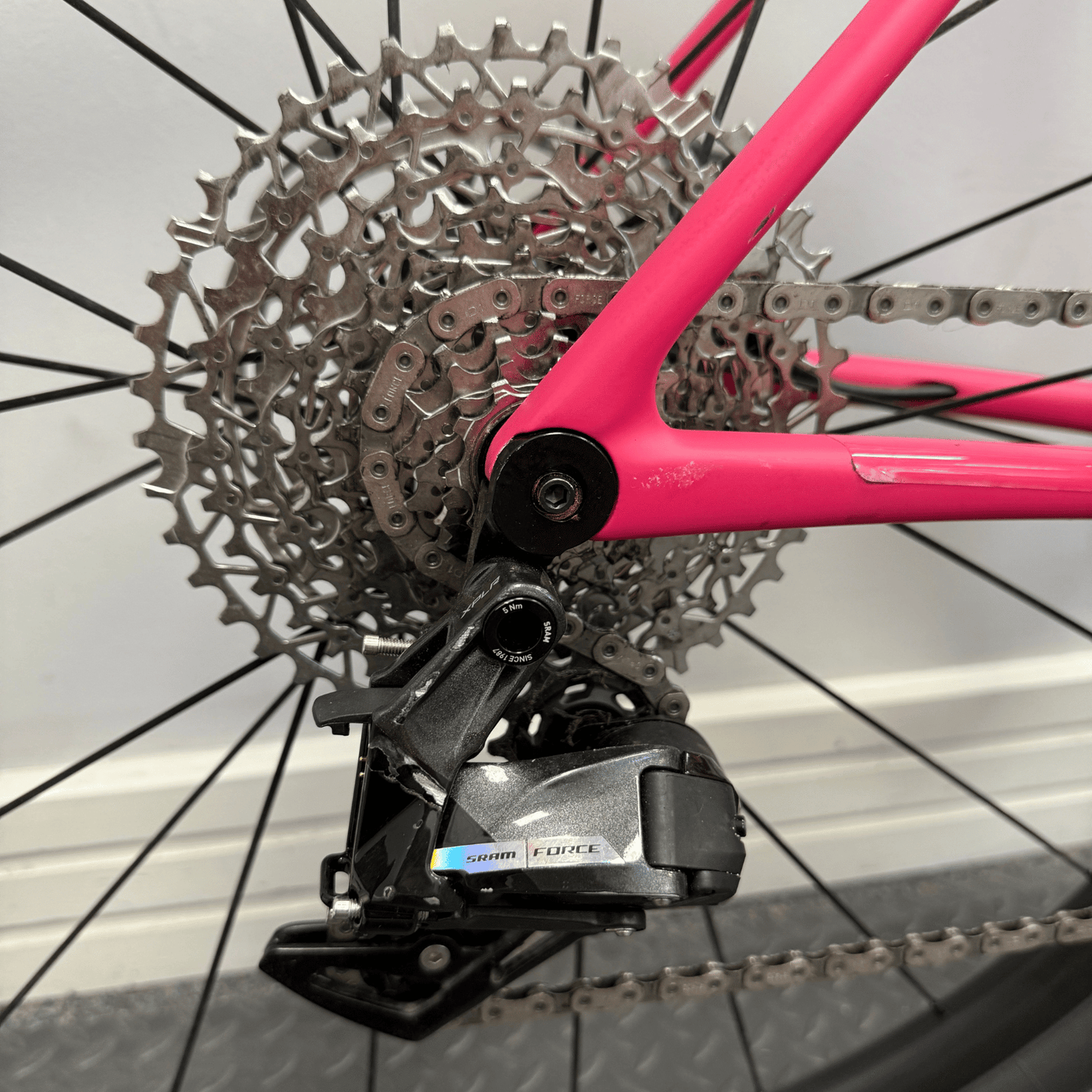 Vielo V+1 Medium Race Edition with Force D2 XPLR and DT Swiss Wheels