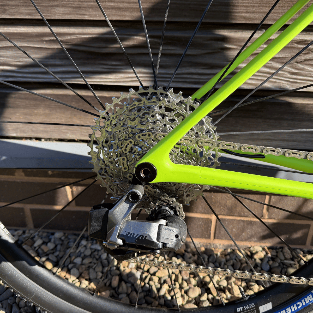 Vielo V+1 Race Edition Cool Green Ex Demo - Small Sram Rival 12 speed wireless shifting and Dt Swiss GR1600 wheels and Power Meter
