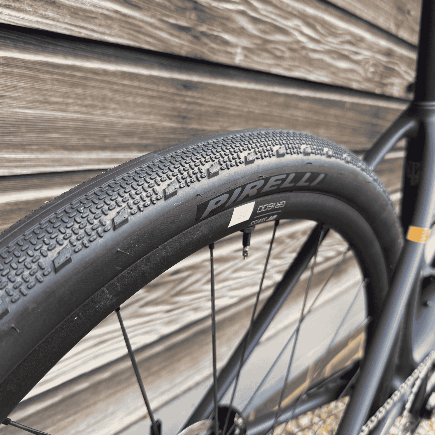 Vielo V+1 Medium - Midnight with Sram Red / Force wireless shifting and DT Swiss G1800 wheels