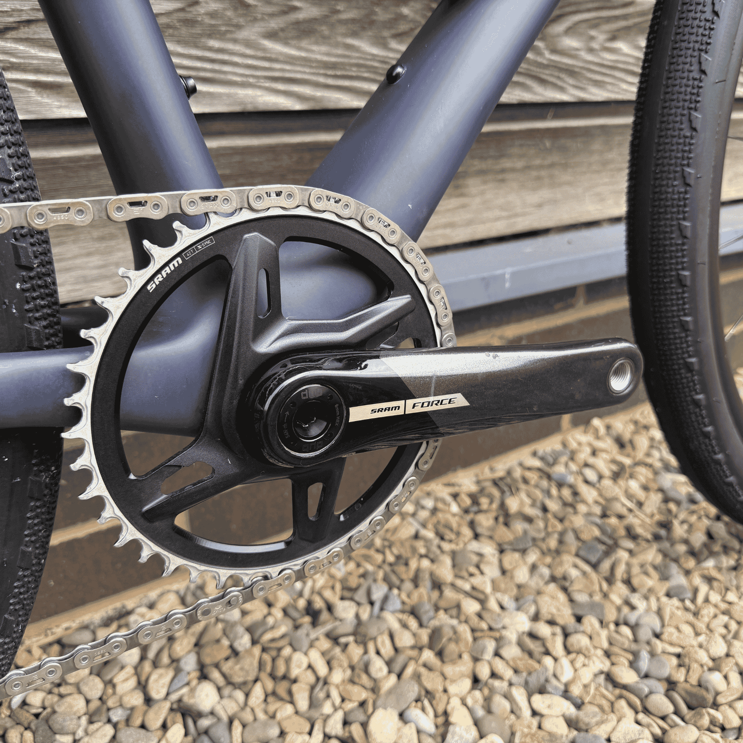 Vielo V+1 Medium - Midnight with Sram Red / Force wireless shifting and DT Swiss G1800 wheels