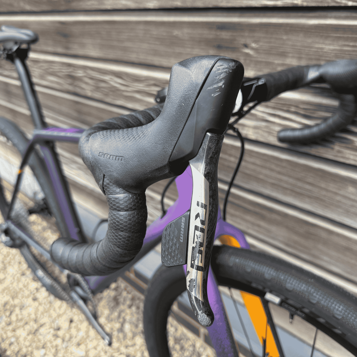 Vielo V+1 Medium - Midnight with Sram Red / Force wireless shifting and DT Swiss G1800 wheels