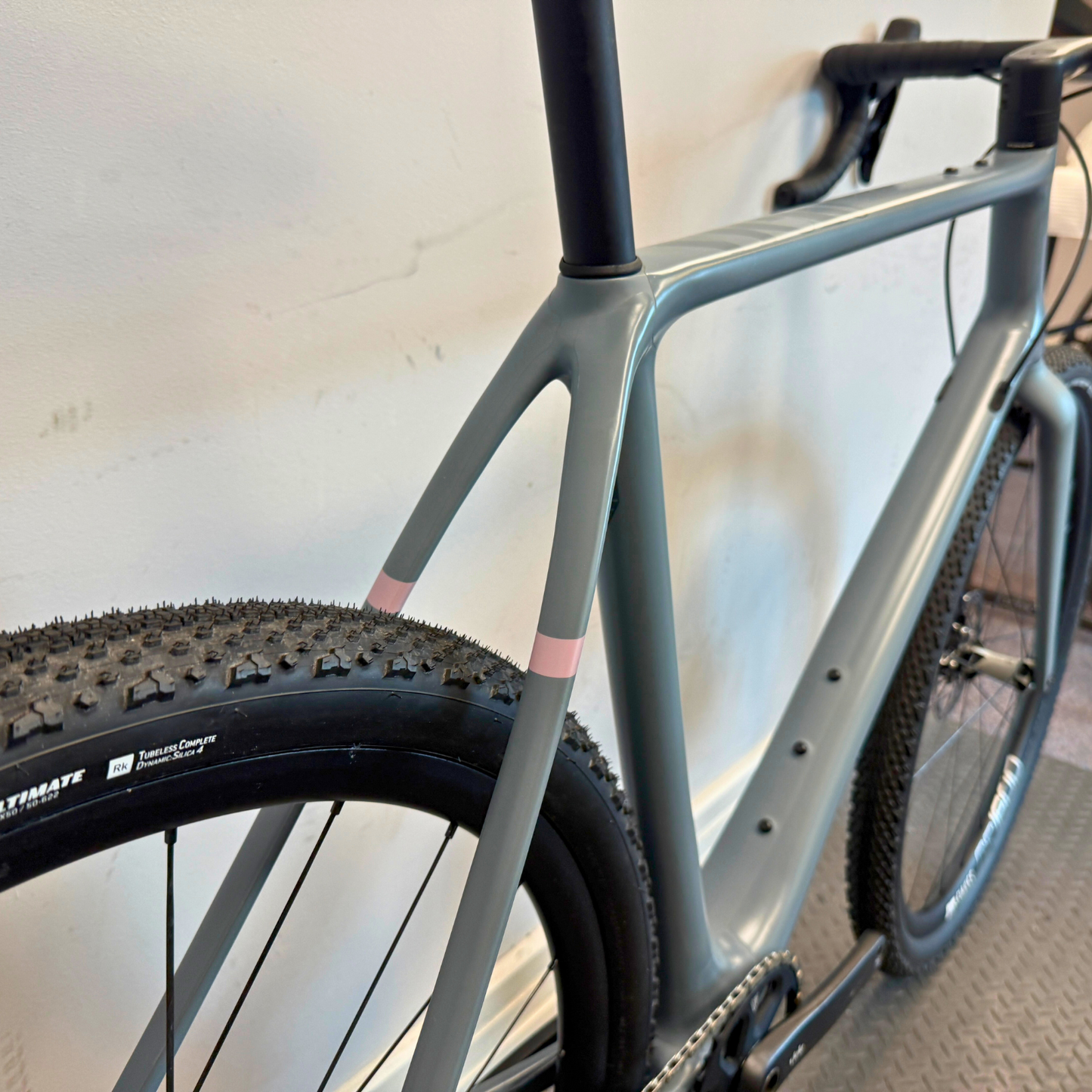 Vielo V+1 XL Blue Stone with Sram Rival XPLR and DT Swiss GR1600 wheels