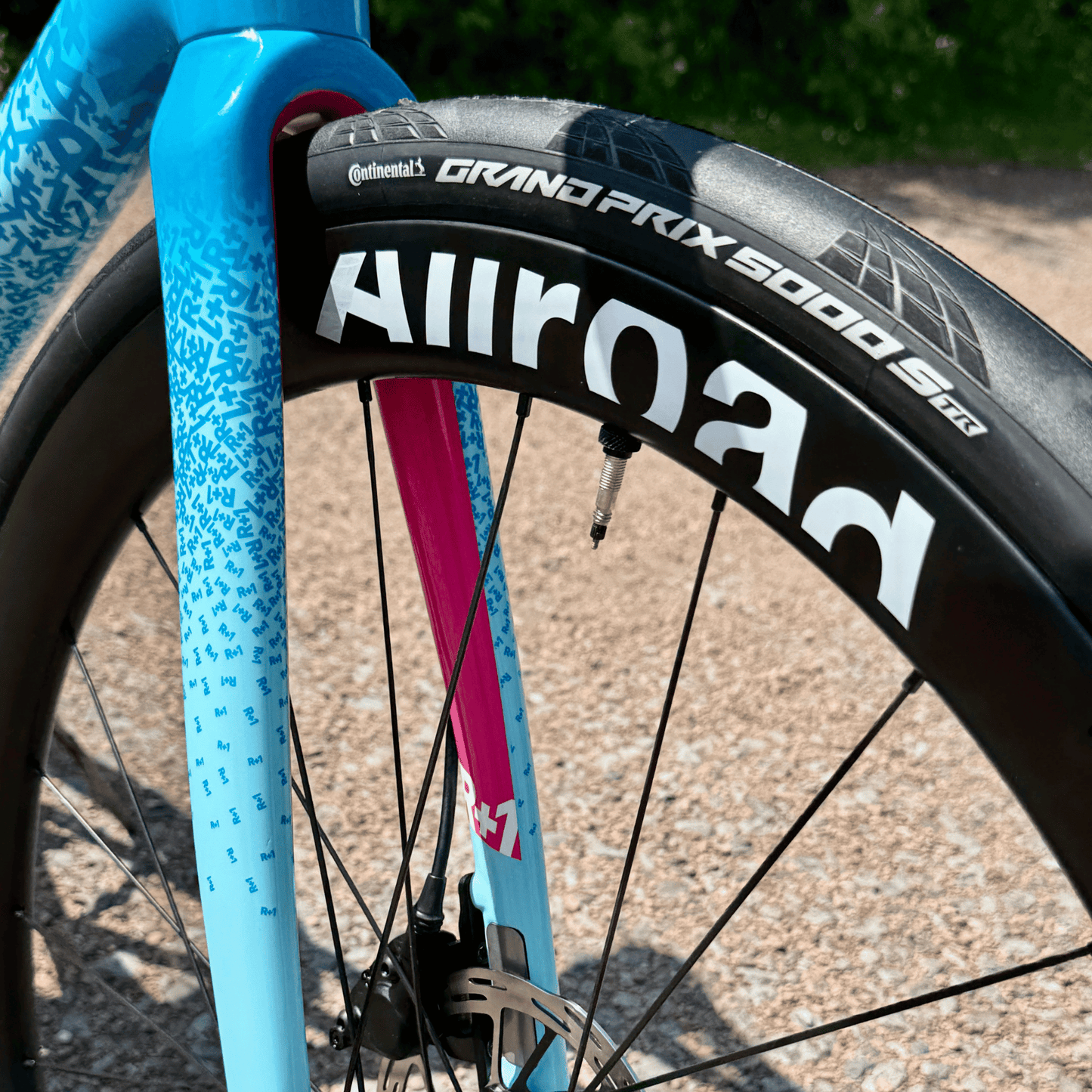 Vielo R+1 Wireless 1x Road bike SRAM Rival AXS 12 Speed and Mavic Wheels
