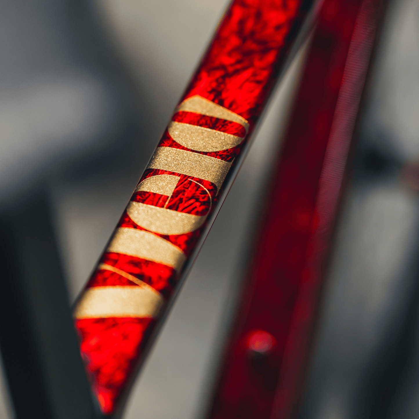 Vielo R+1 Atelier - Marble Red - Wireless 1x Road bike SRAM Red