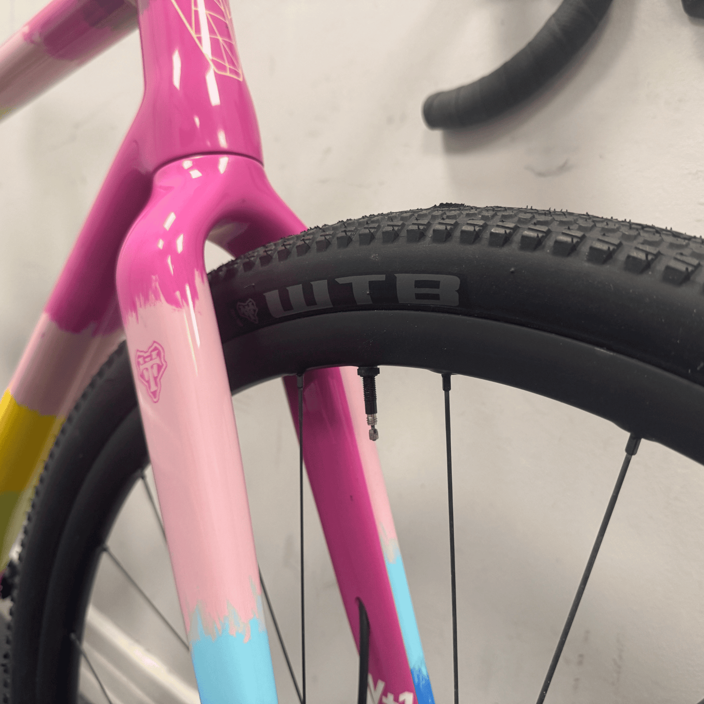 Vielo WTB V+1 Medium Sram Force D2 AXS with WTB CZR i23 Wheels