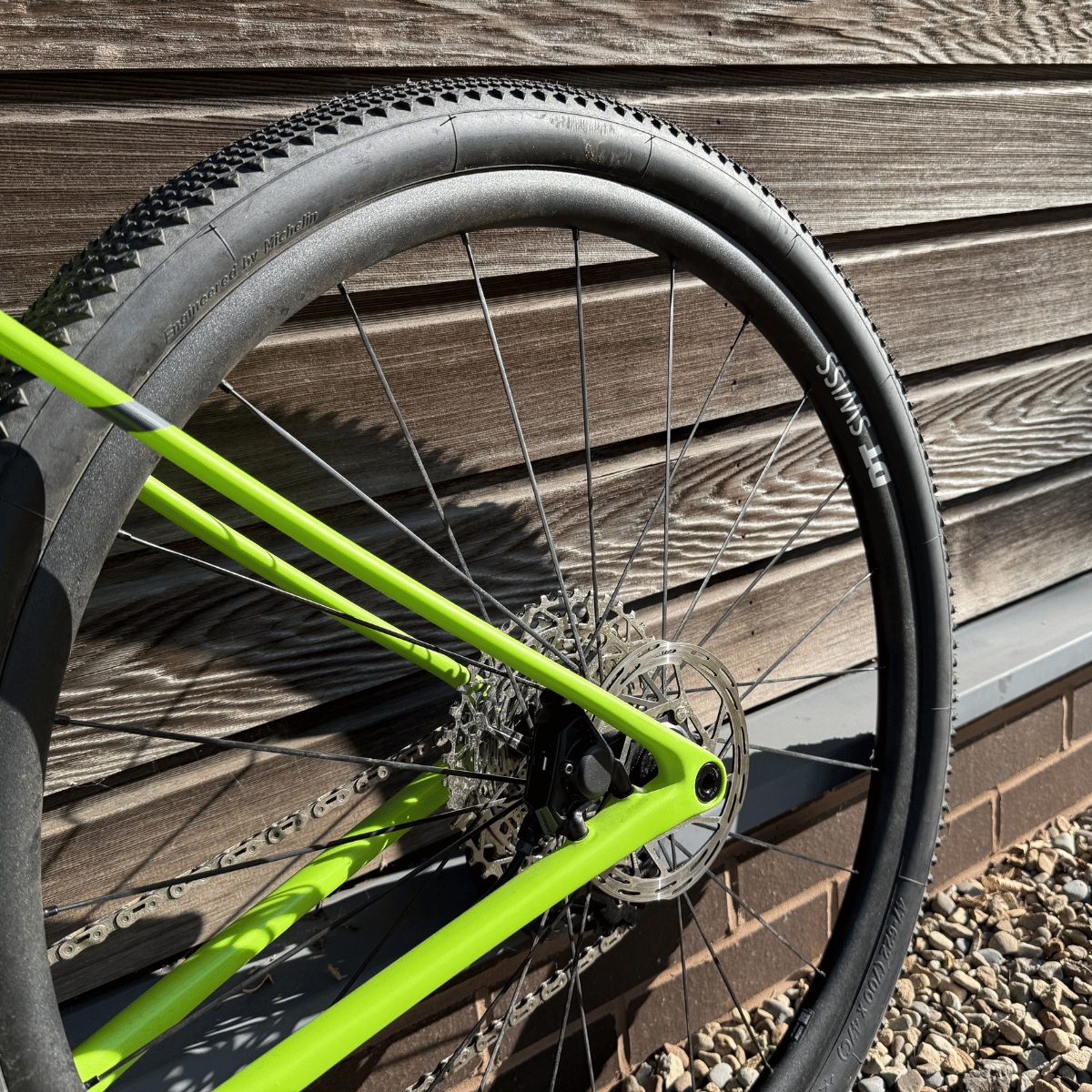 Vielo V+1 Race Edition Cool Green Ex Demo - Small Sram Rival 12 speed wireless shifting and Dt Swiss GR1600 wheels and Power Meter